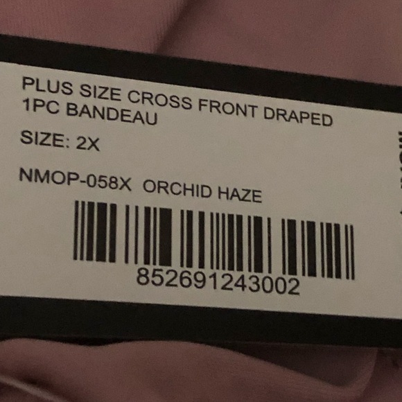 Nicole Miller New York Plus Size 2X Cross-front Swimsuit - Picture 10 of 10